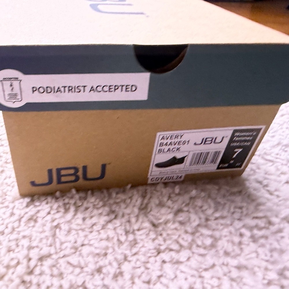 Women’s Size 7 JBU Slip-On Shoes with Memory Foam - Picture 3 of 9